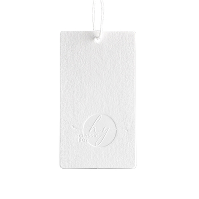 衣類のラベルの紙カードを印刷するロゴは綿のひもが付いている札を掛ける