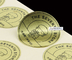 カスタムロゴをパッケージ化するためのブラッシュド24kゴールドフォイルダイカットステッカーラベル印刷